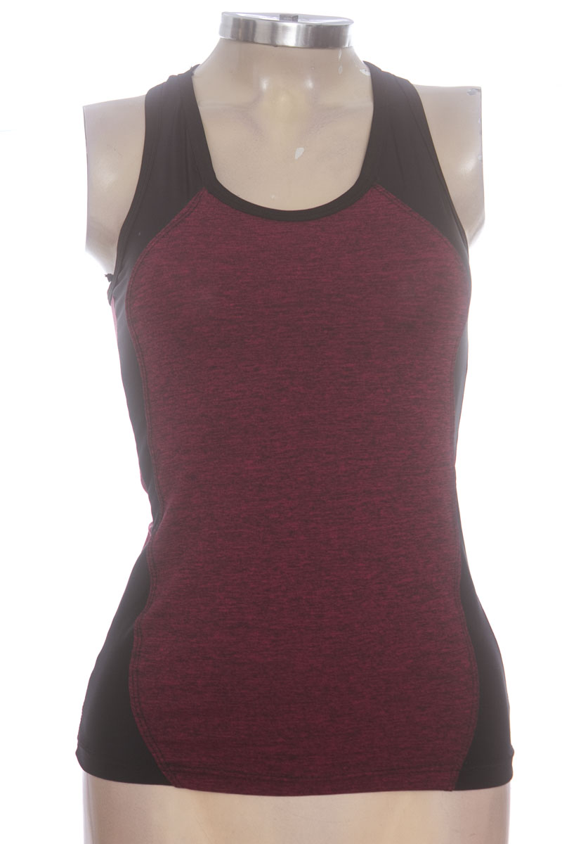 Ropa Deportiva / Salida de Baño color Vinotinto - Closeando