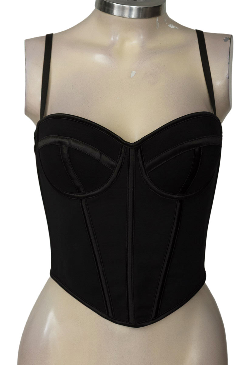 Top / Camiseta color Negro - Closeando