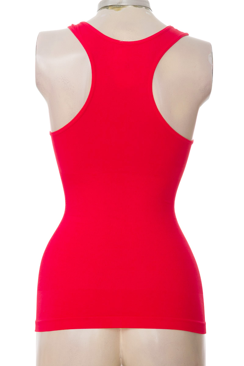 Top / Camiseta color Rojo - Closeando