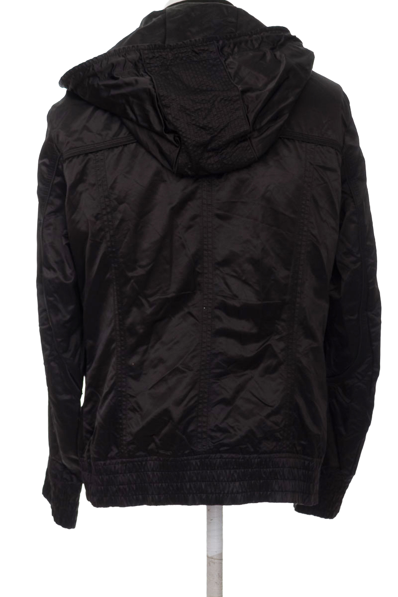 Chaqueta color Negro - Closeando