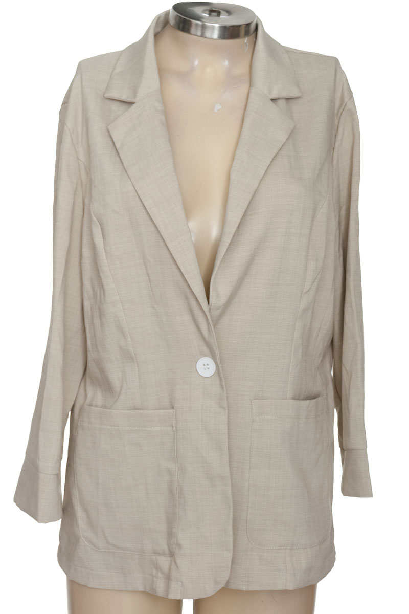 Chaqueta / Abrigo color Beige - Closeando