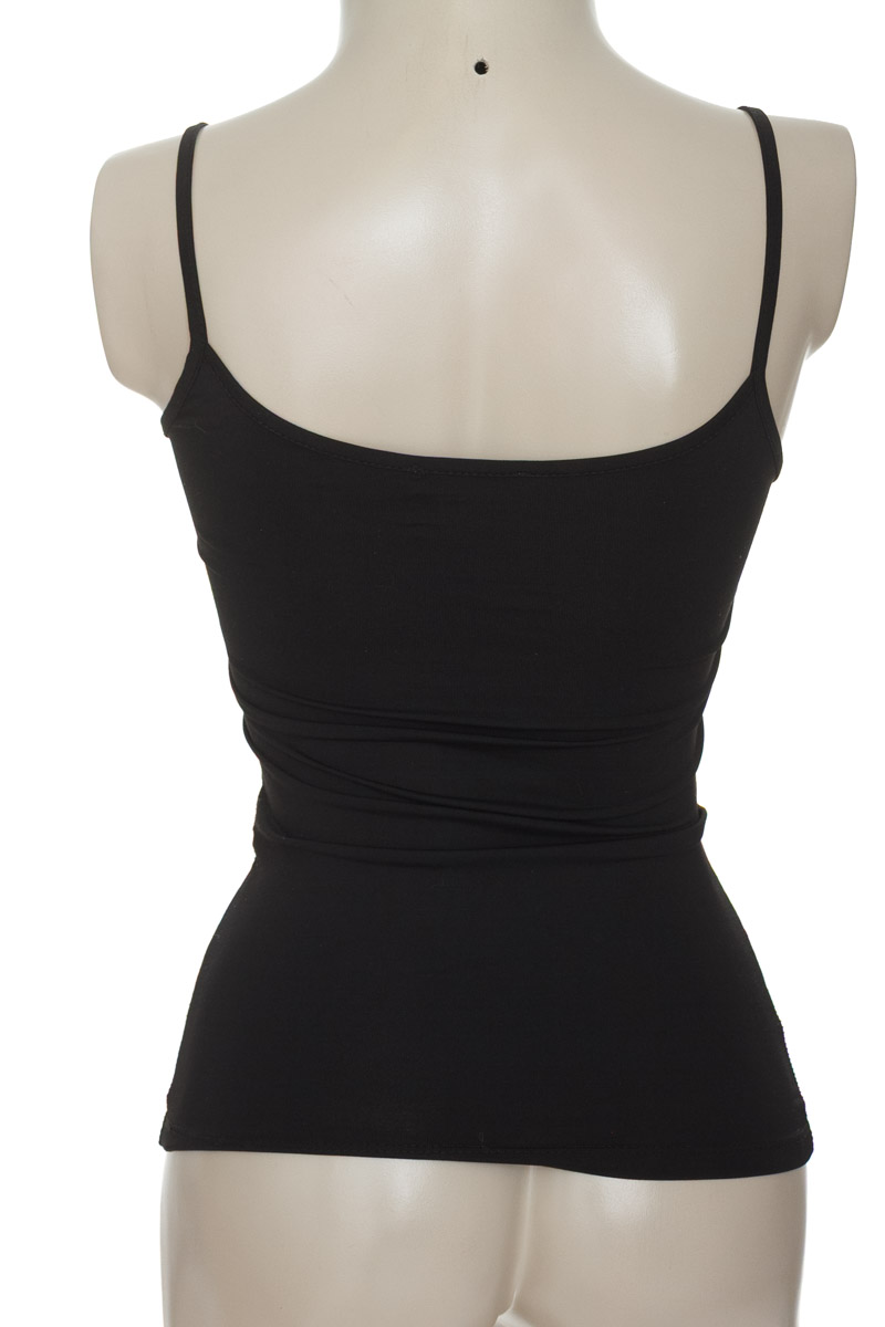 Top / Camiseta color Negro - Zara