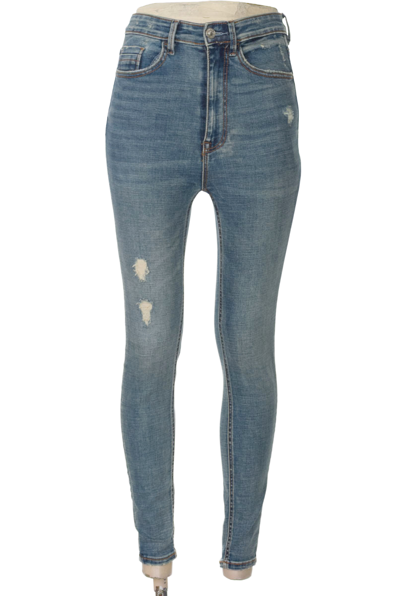 Pantalones color Azul - Stradivarius