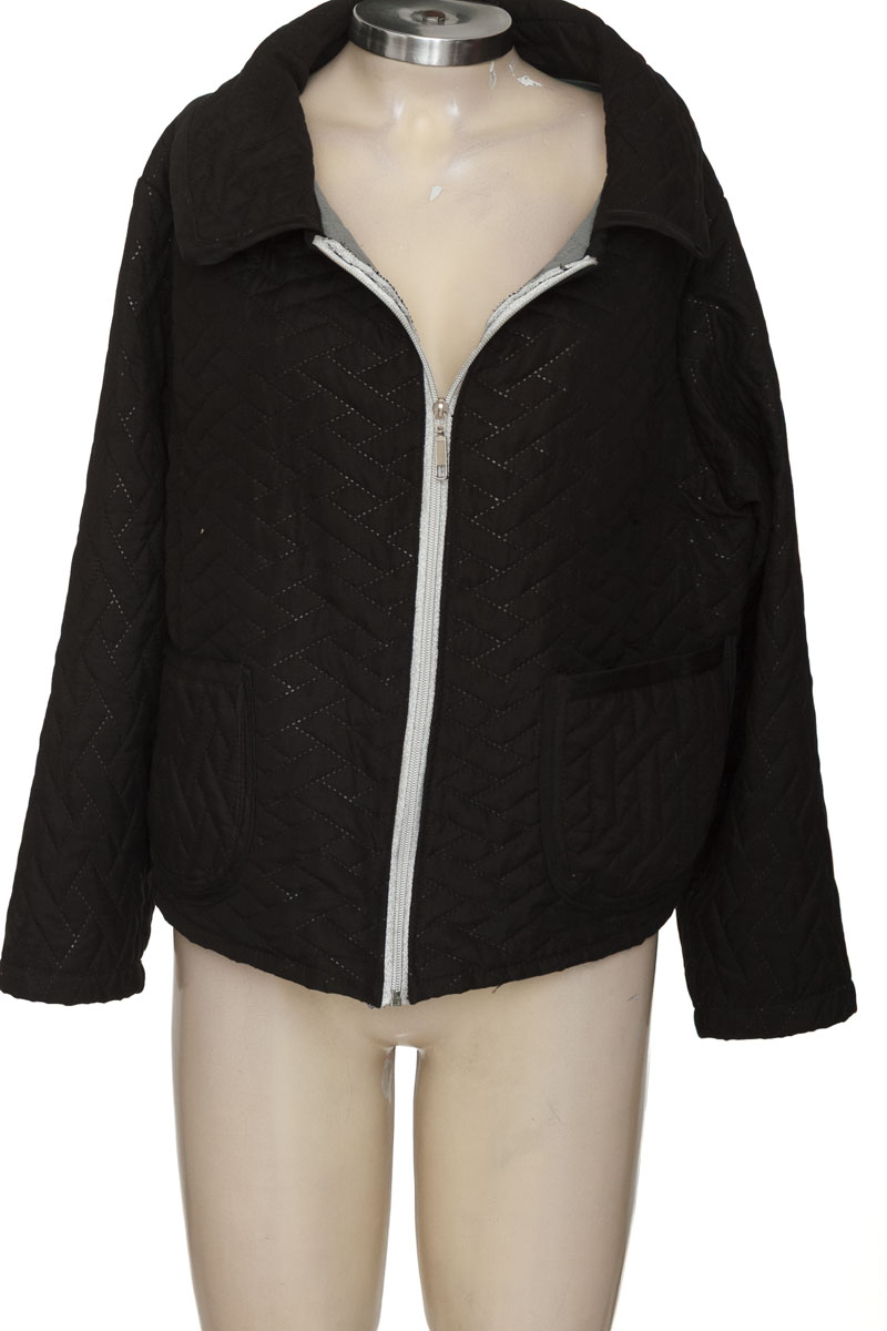 Chaqueta / Abrigo color Negro - Closeando
