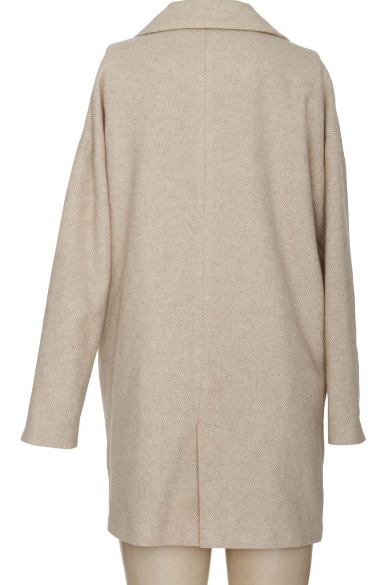 Chaqueta / Abrigo color Beige - Codigo Basico