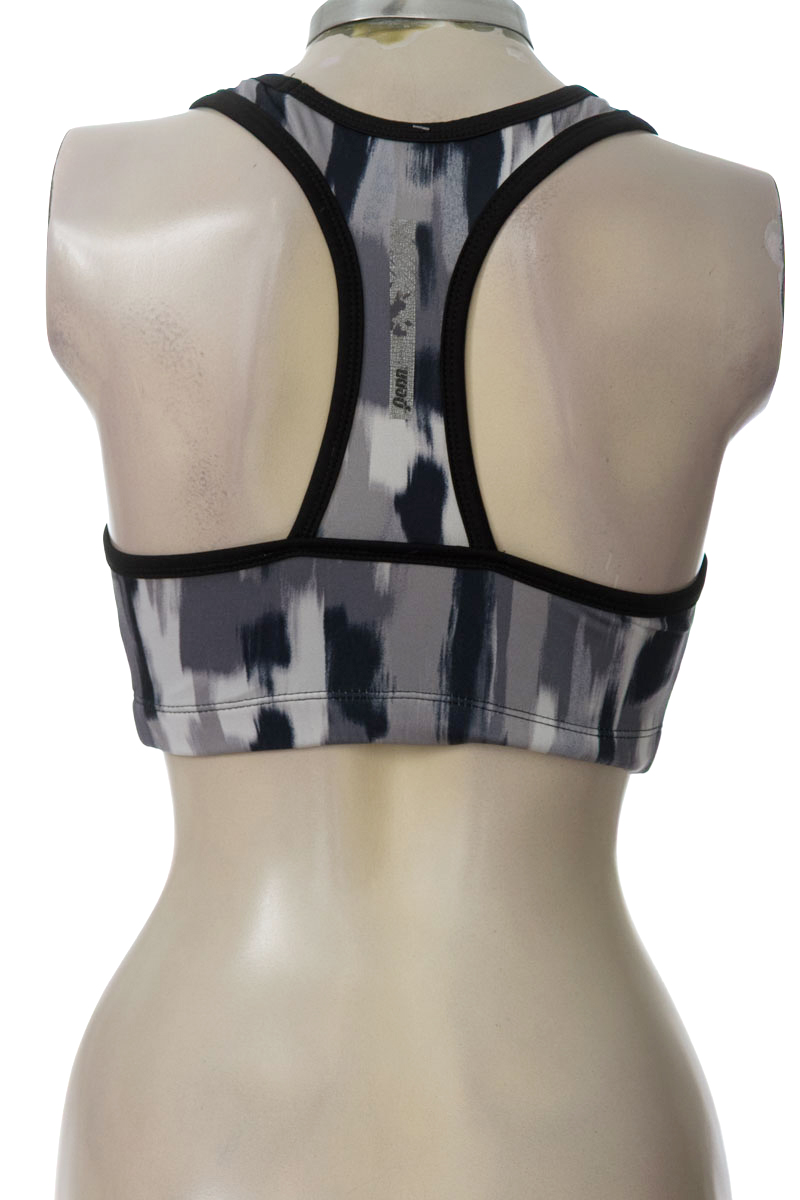 Ropa Deportiva / Salida de Baño color Gris - Closeando