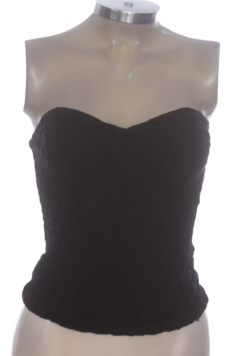 Top / Camiseta color Negro - Studio F