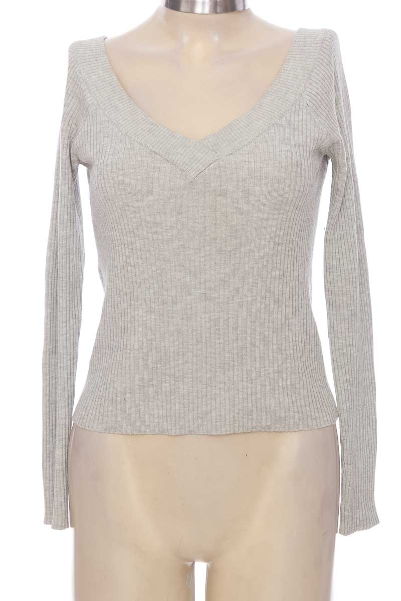 Sweater color Azul H&M Closeando