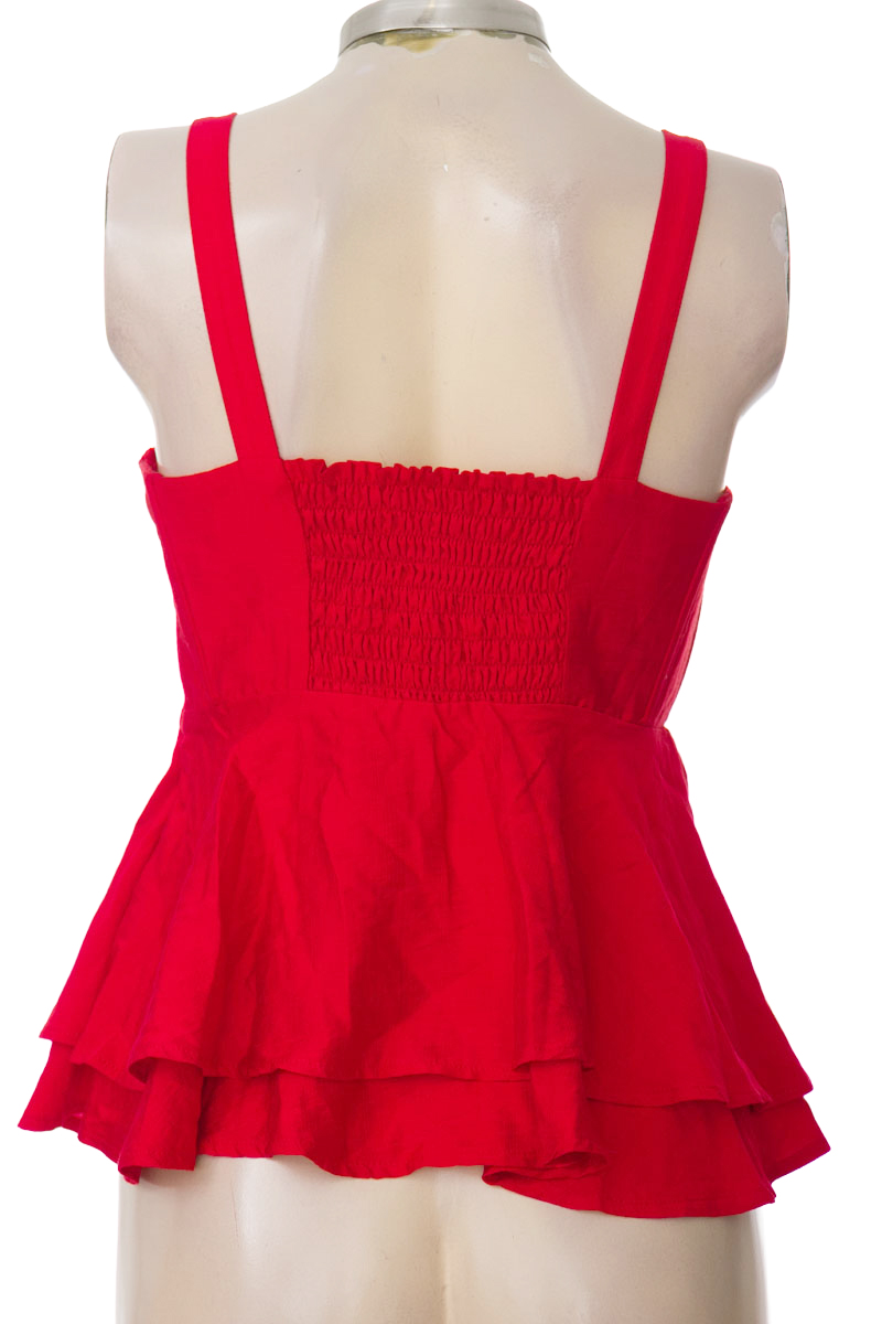 Top / Camiseta color Rojo - Basement