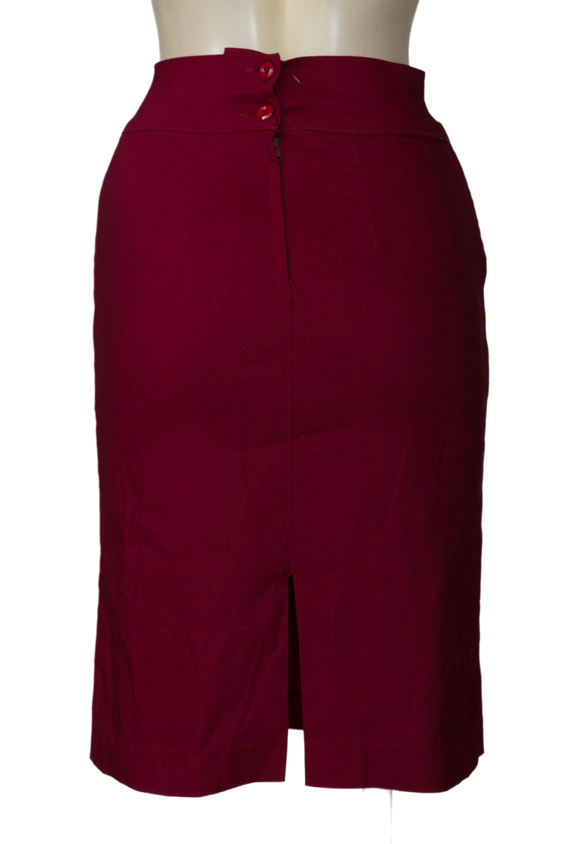 Falda color Vinotinto - Closeando