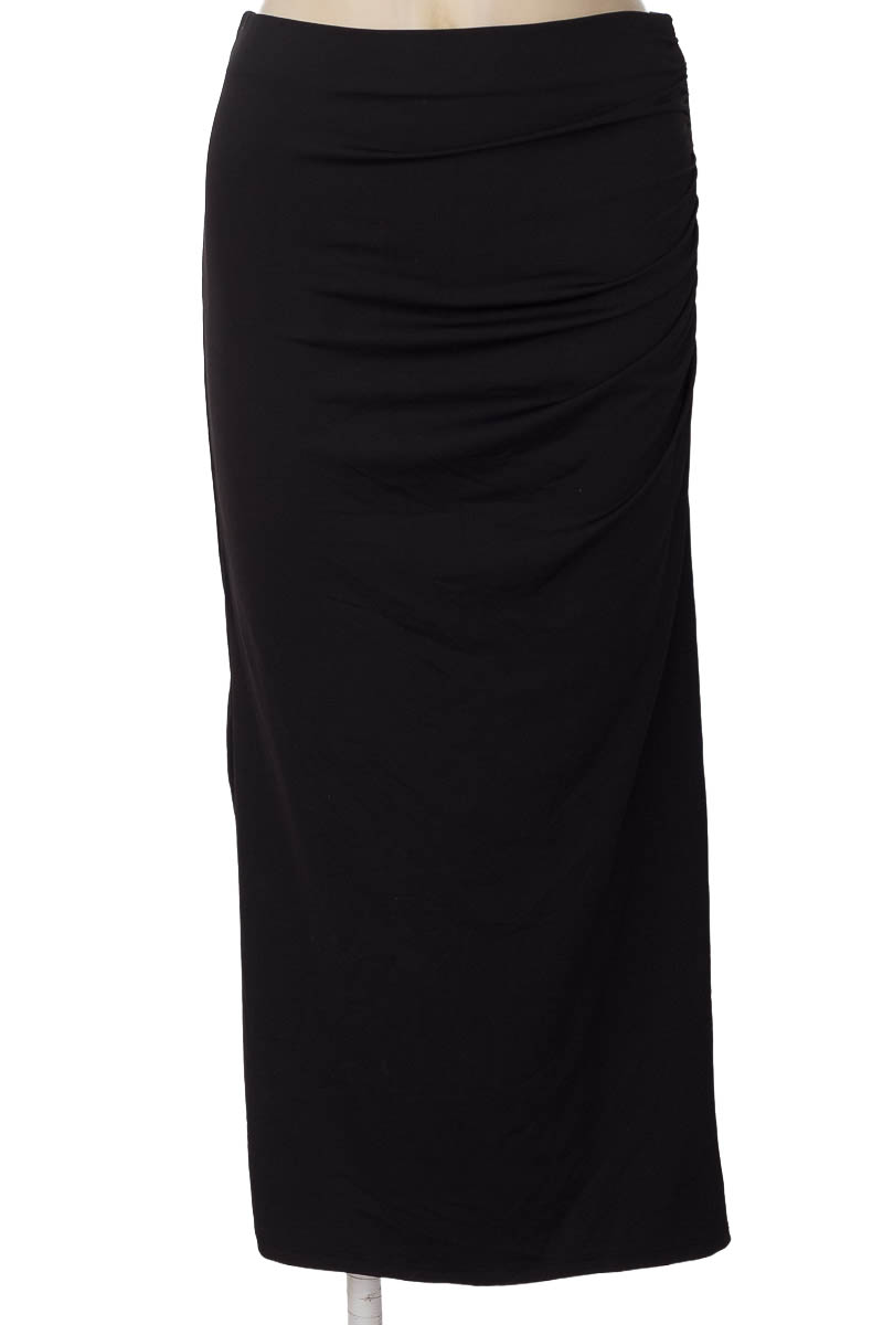 Falda color Negro - Stradivarius