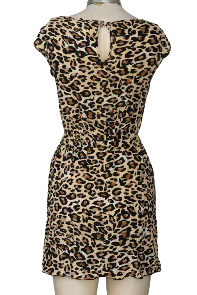 Vestido / Enterizo color Beige - Basement