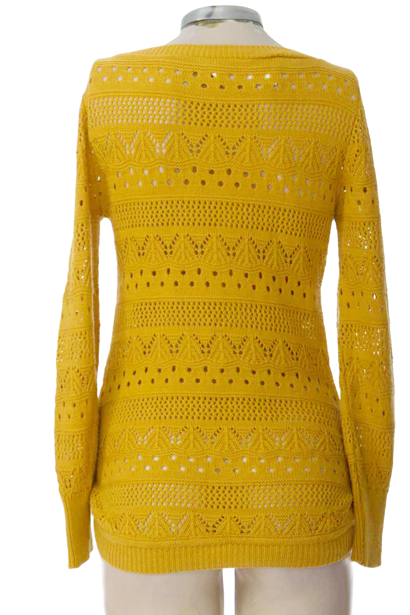 Sweater color Amarillo - Closeando