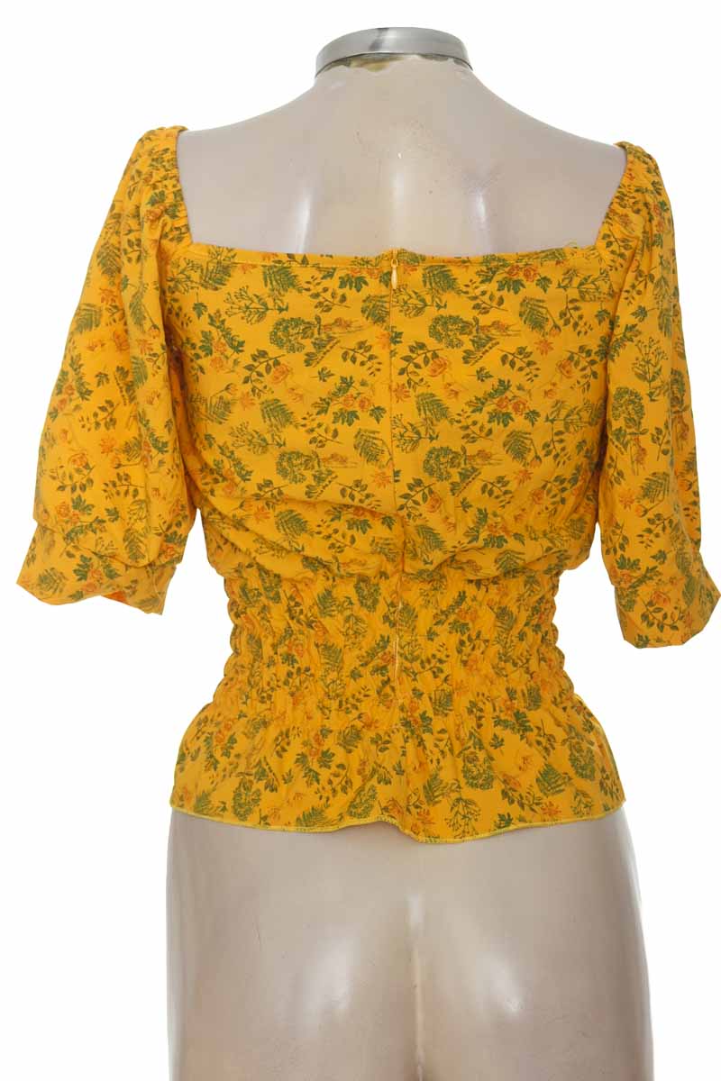 Blusa color Amarillo - Closeando
