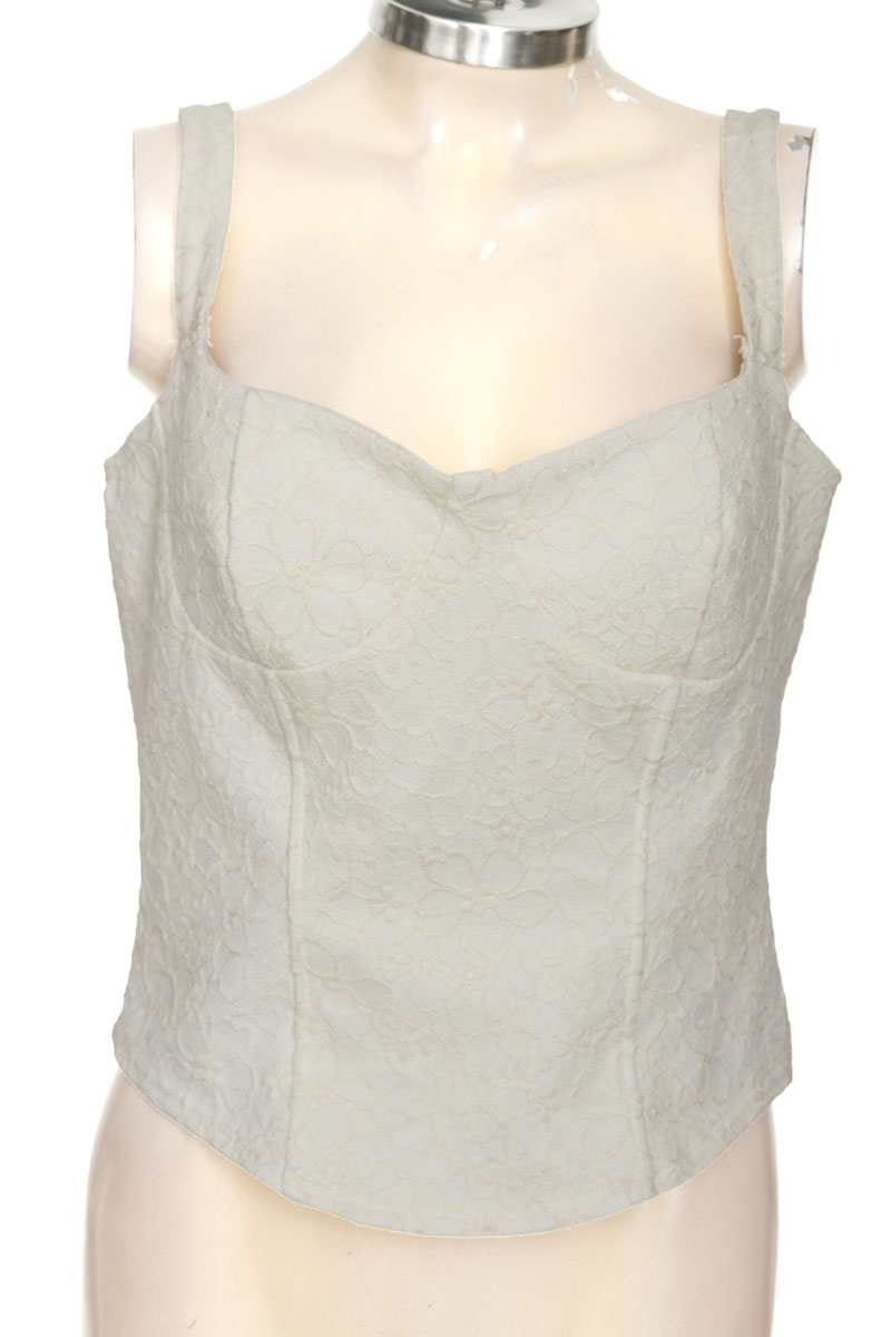 Top / Camiseta color Beige - Closeando