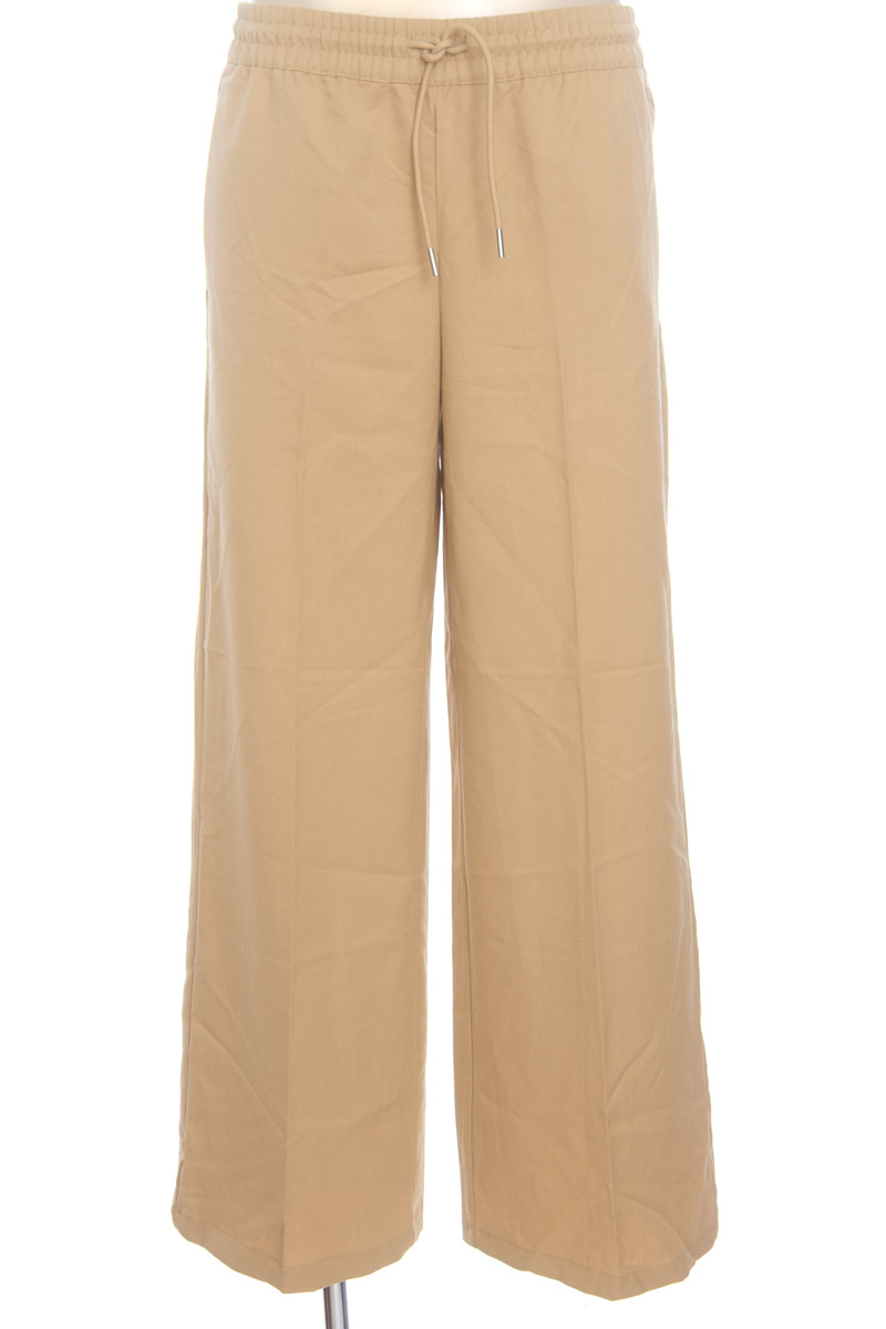 Pantalones color Beige - Divided by H&M