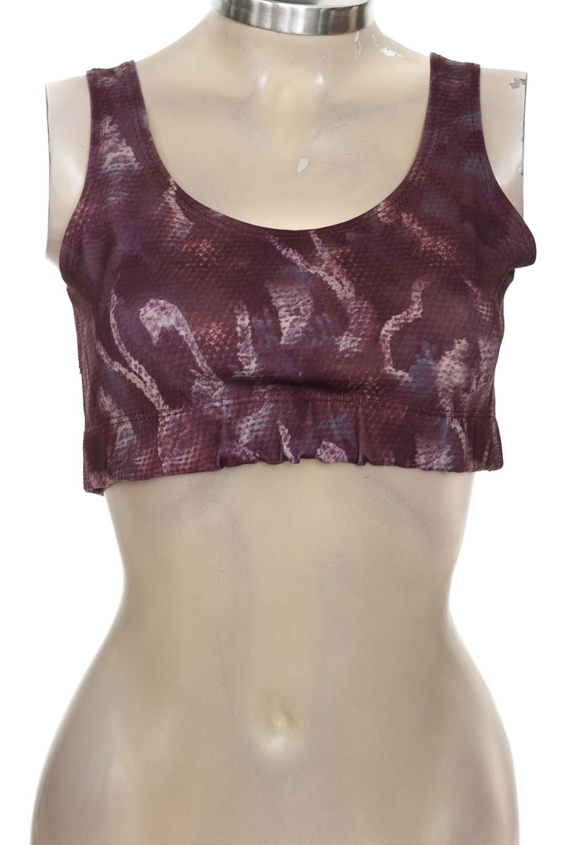 Top / Camiseta color Morado - Closeando