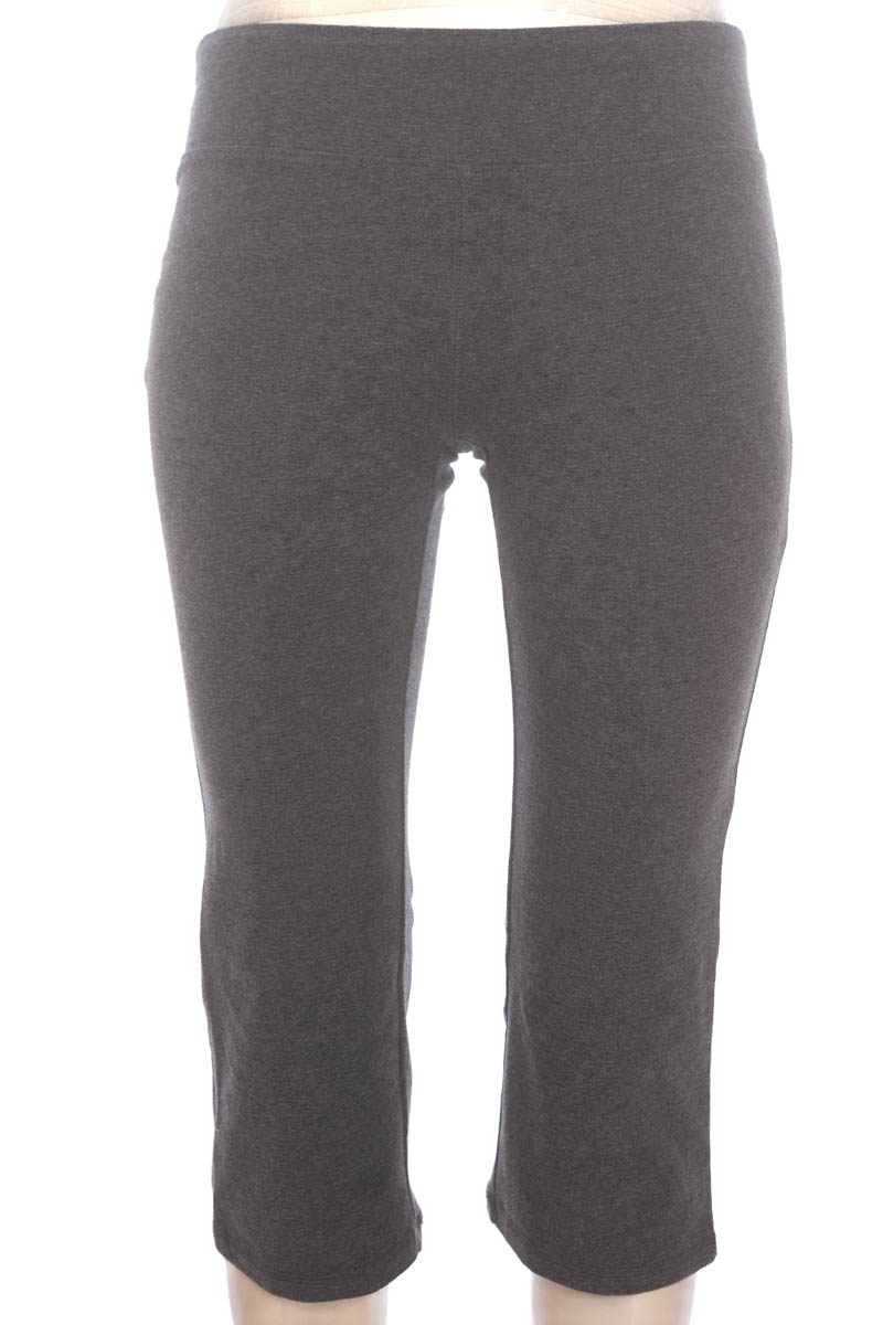 Ropa Deportiva / Salida de Baño color Gris - GAP