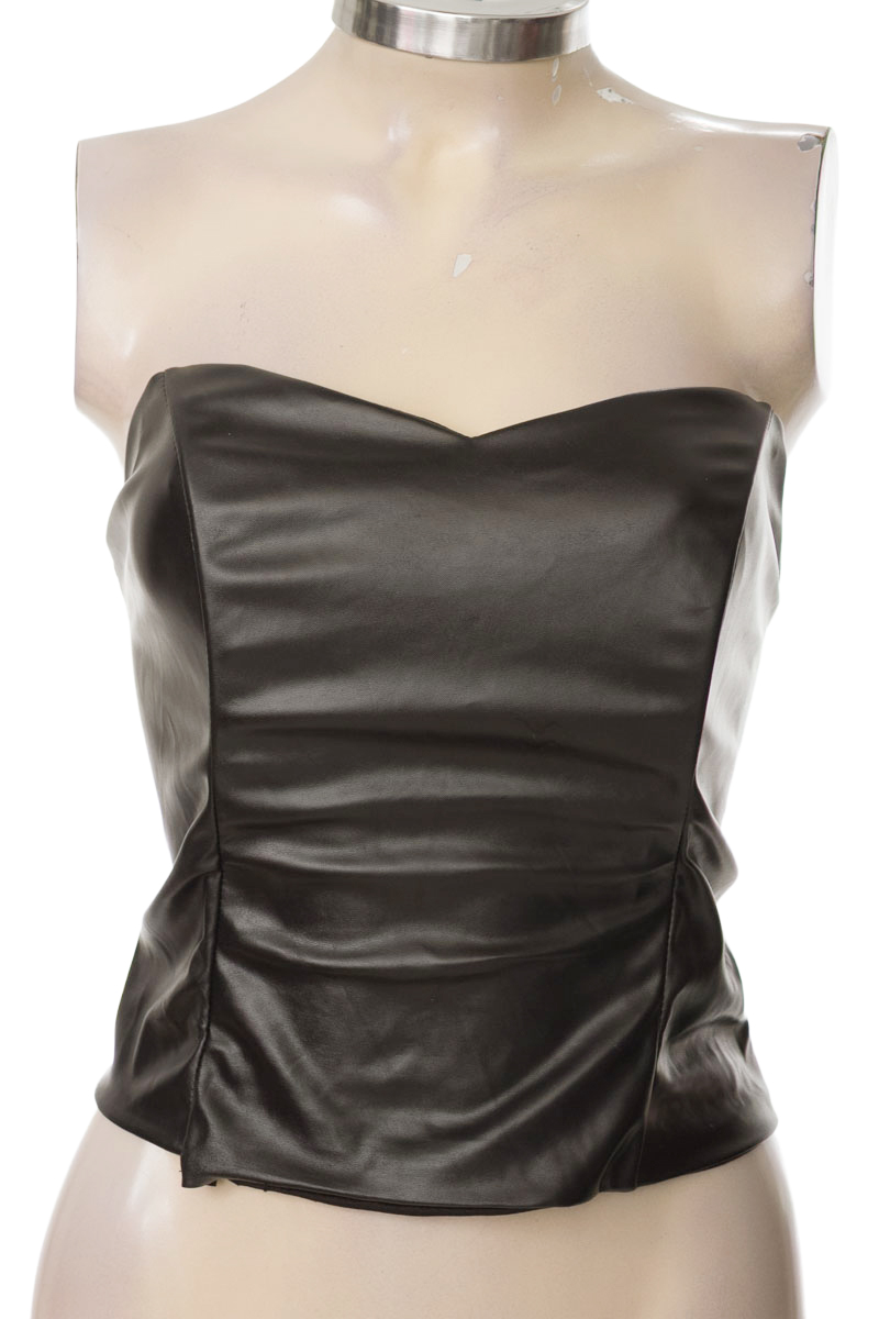 Top / Camiseta color Negro - Infinitamente