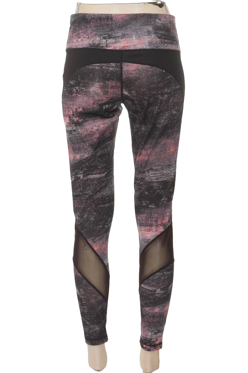 Ropa Deportiva / Salida de Baño color Estampado - Diadora