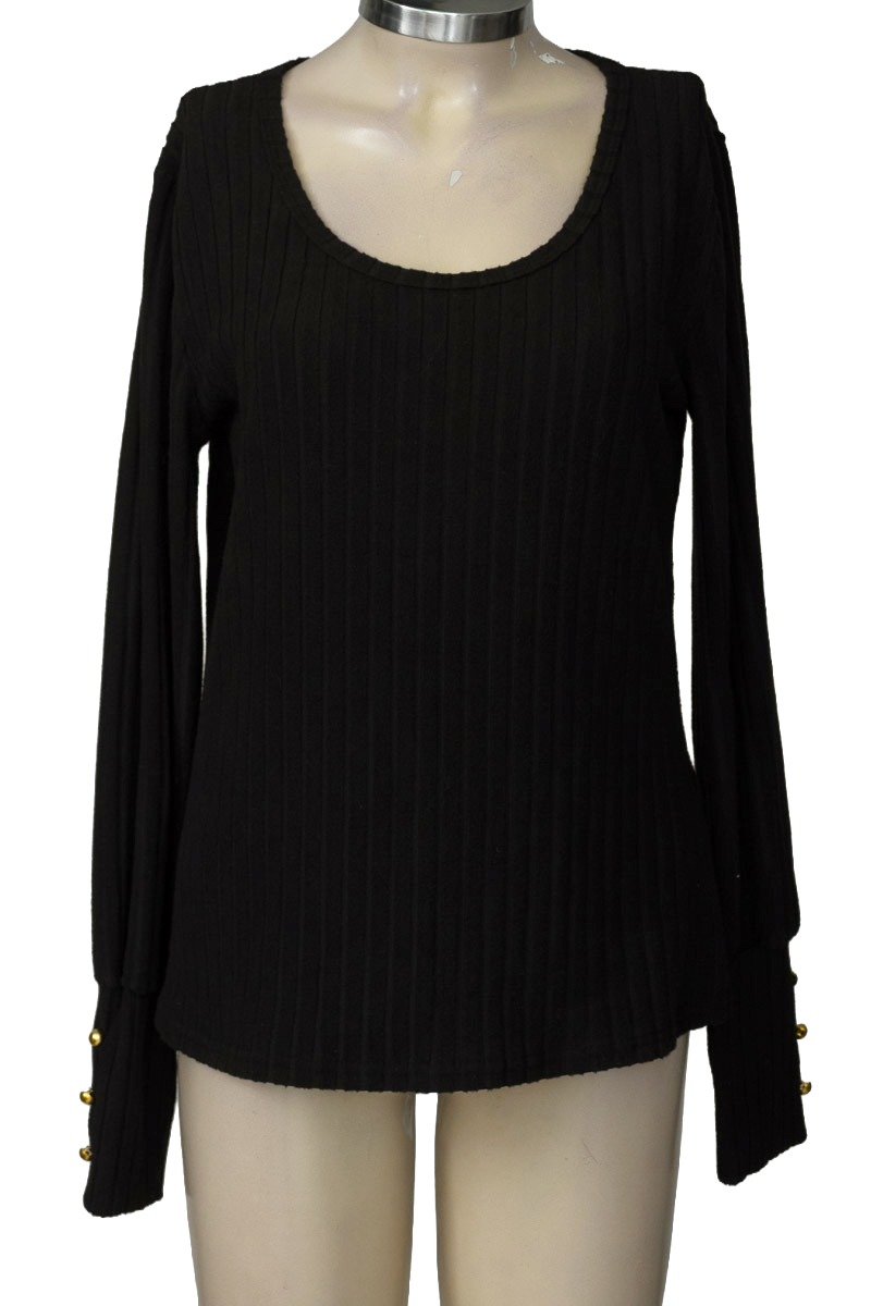 Top / Camiseta color Negro - Closeando