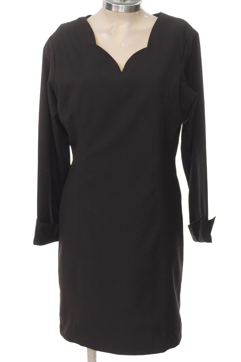 Vestido / Enterizo color Negro - Closeando