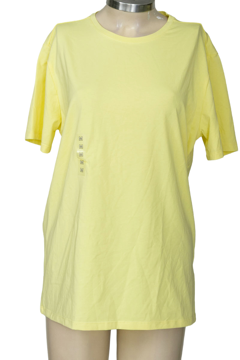 Top / Camiseta color Amarillo - Totto