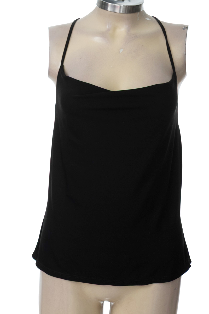 Top / Camiseta color Negro - Studio F