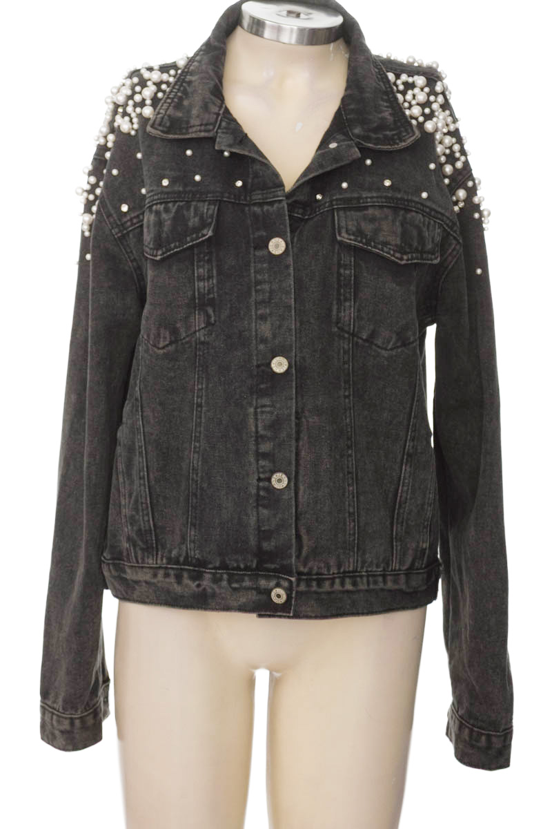 Chaqueta / Abrigo color Negro - Closeando