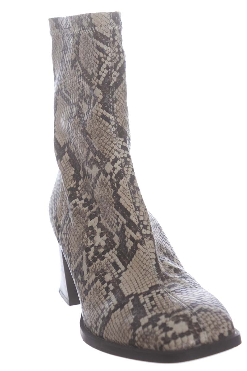 Zapatos color Beige - Stradivarius