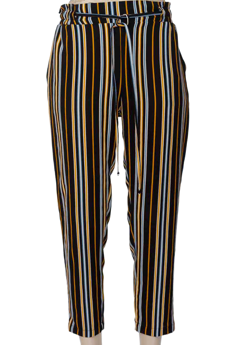 Pantalones color Negro - Ticket