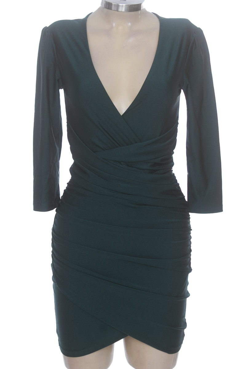 Vestido / Enterizo color Verde - Stradivarius