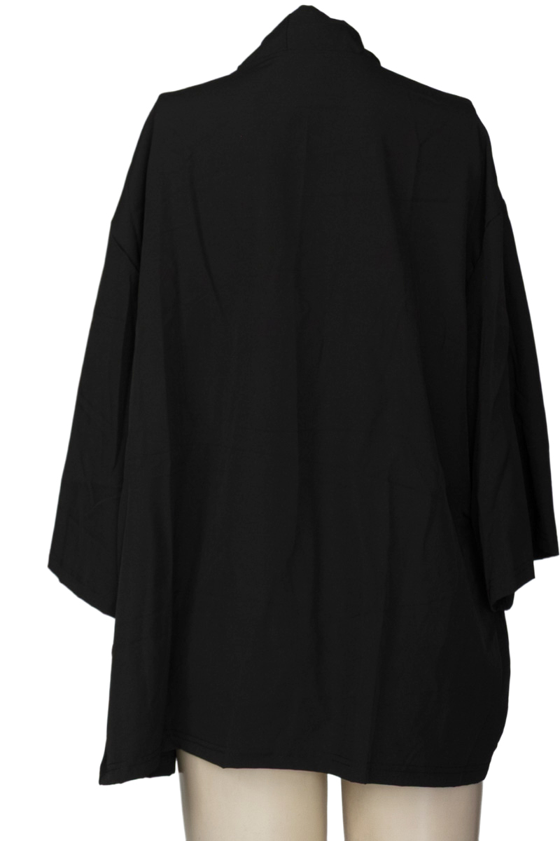 Blusa color Negro - Closeando