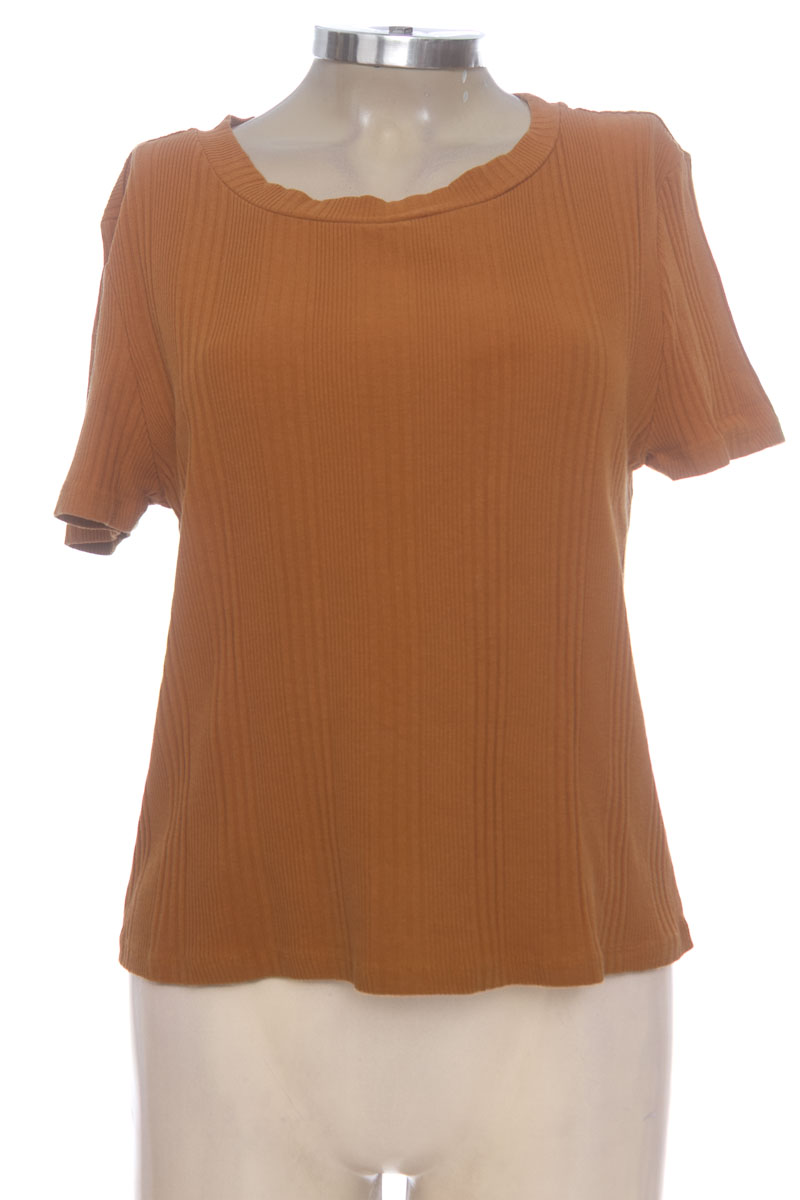 Top / Camiseta color Mostaza - DENIMLAB