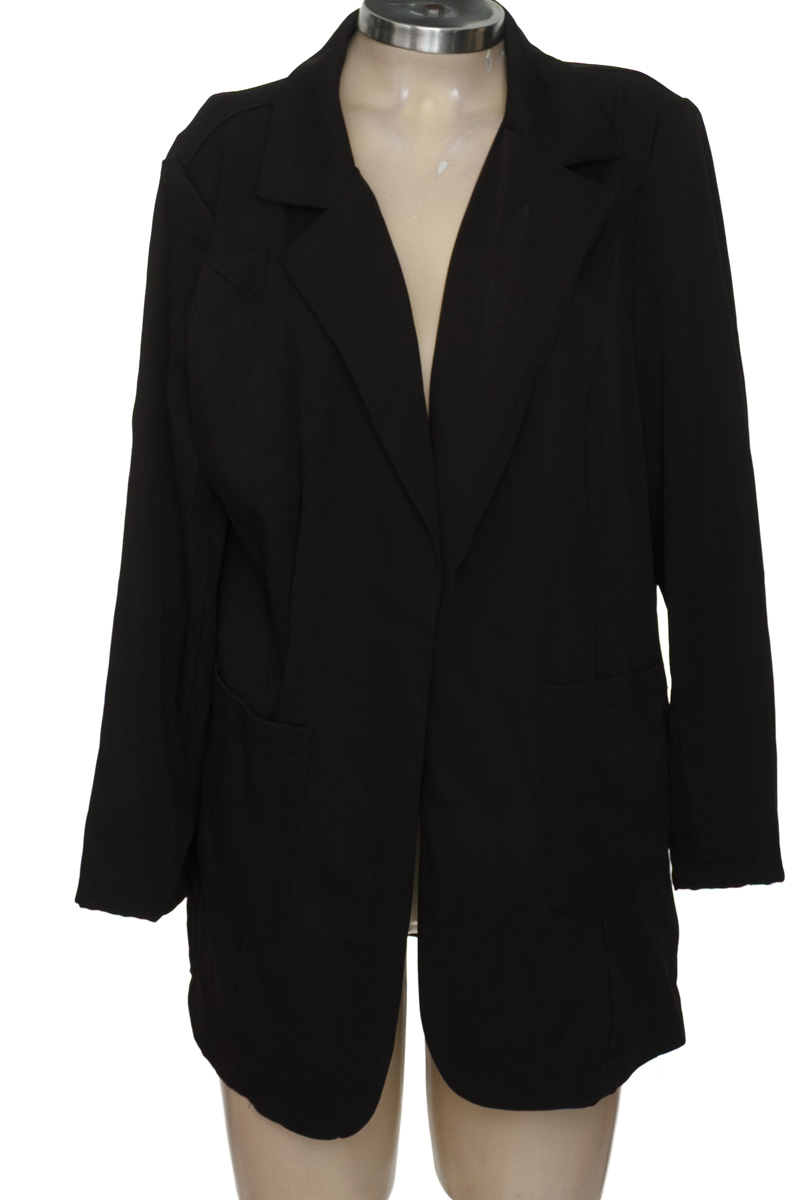 Chaqueta / Abrigo color Negro - Closeando