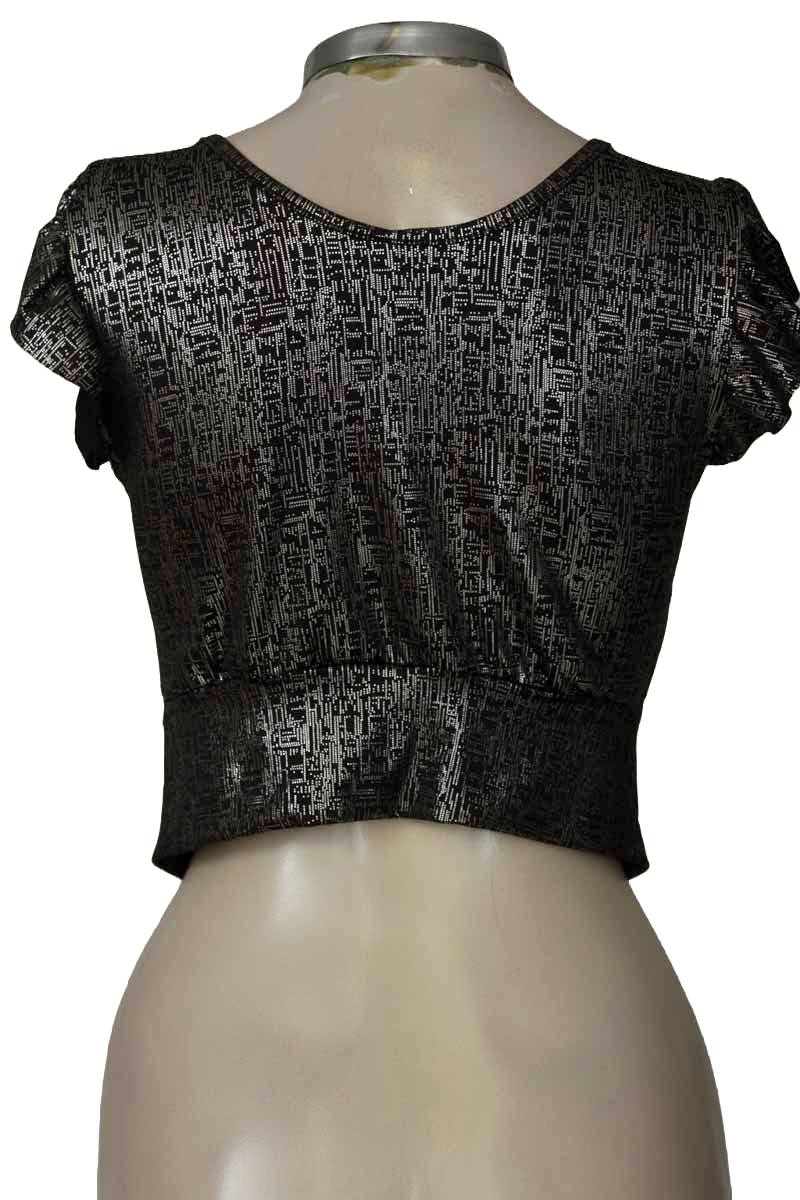Top / Camiseta color Negro - Closeando