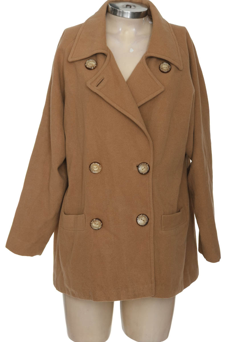 Chaqueta / Abrigo color Beige - Closeando