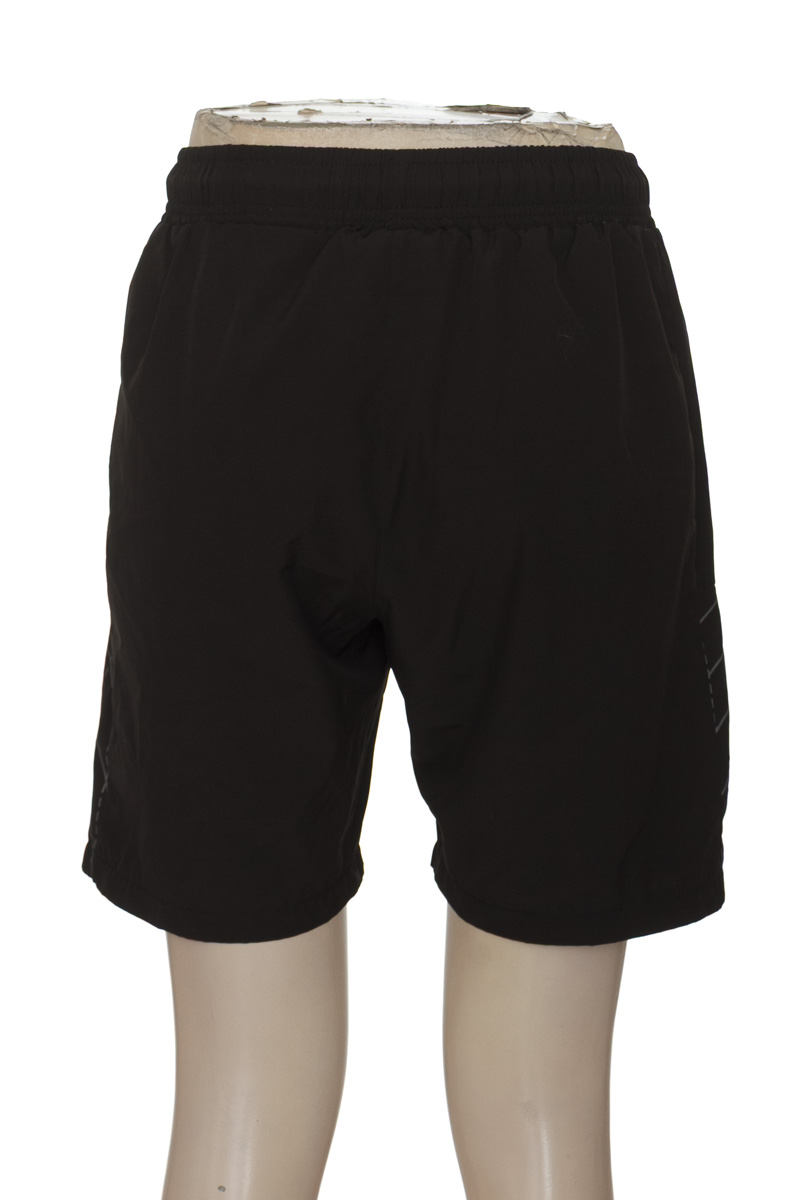 Ropa Deportiva color Negro - Closeando
