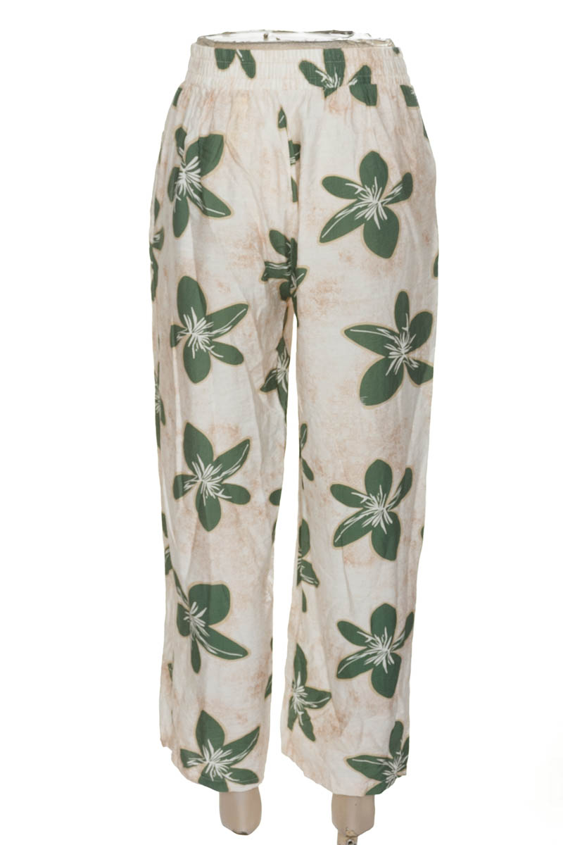 Pantalones color Beige - Closeando