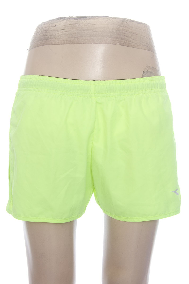 Ropa Deportiva / Salida de Baño color Verde - Diadora