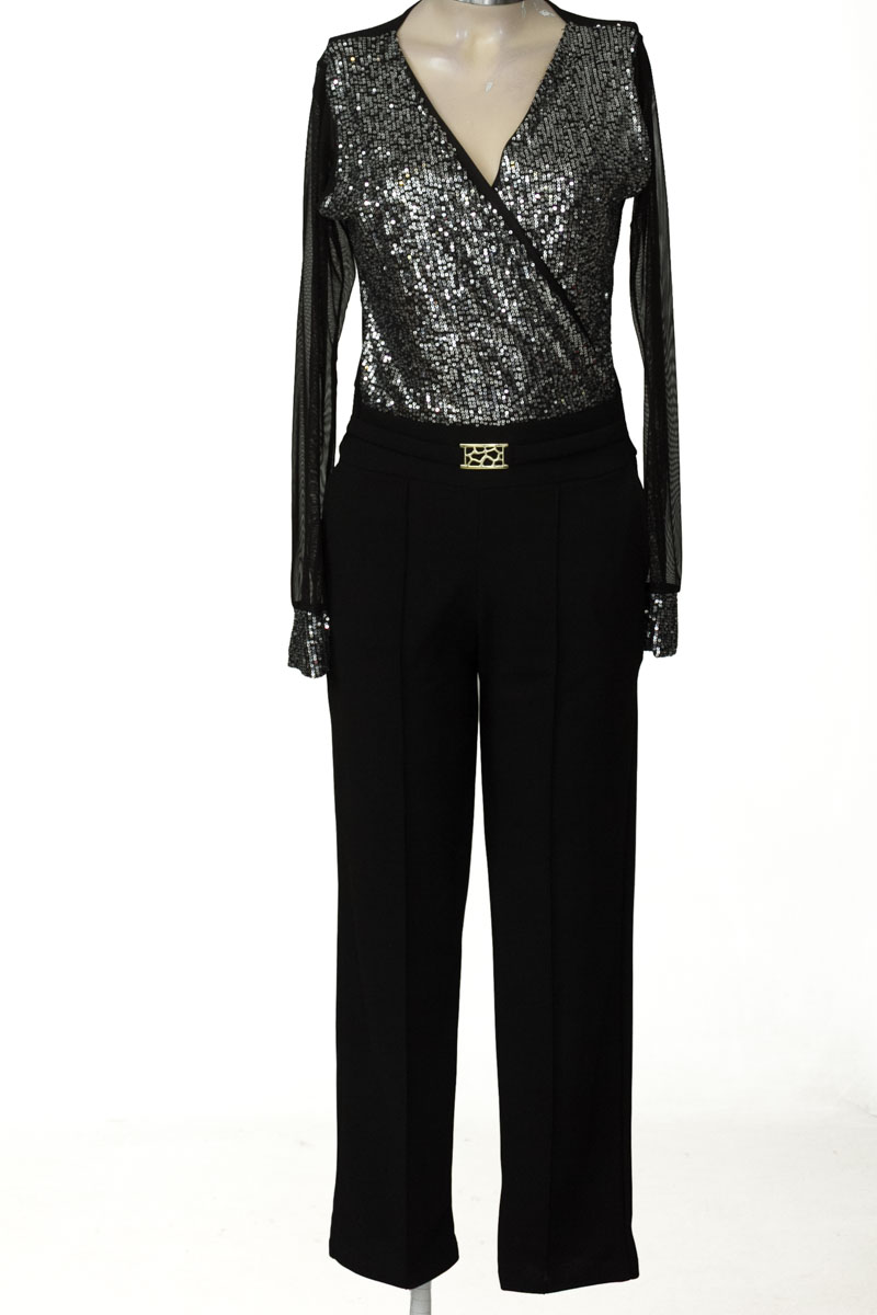 Vestido / Enterizo color Negro - Closeando