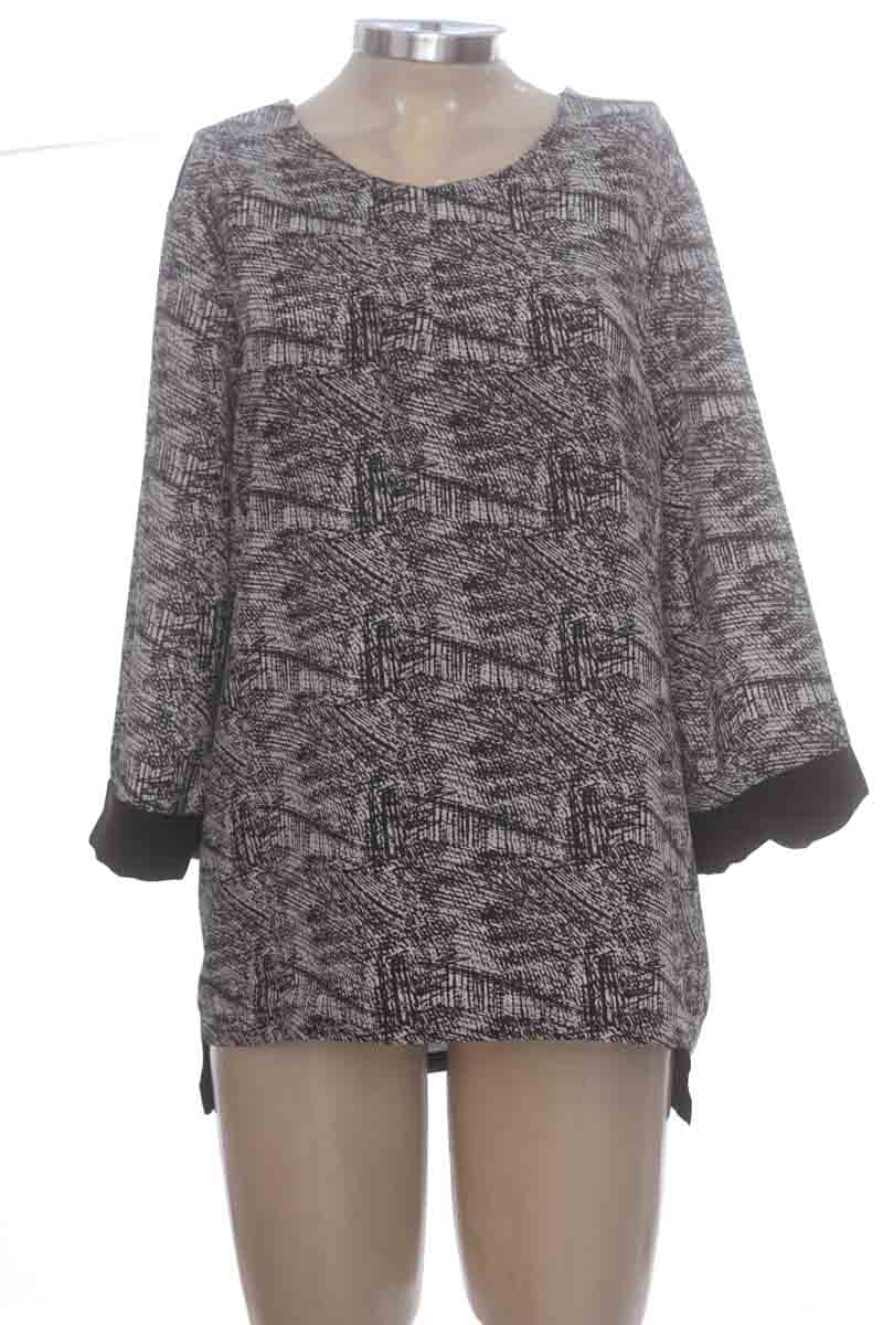 Blusa color Negro - Closeando