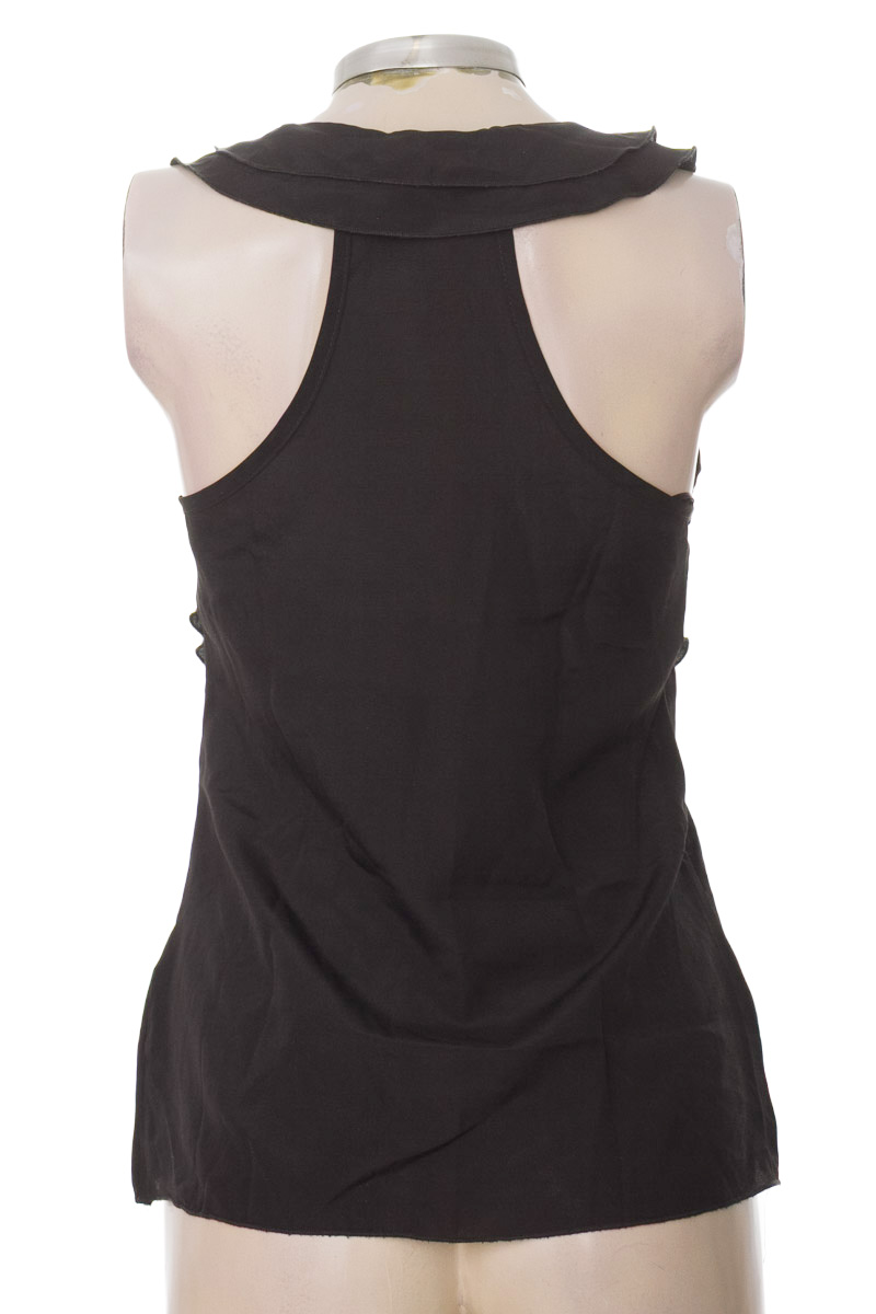 Top / Camiseta color Negro - Koaj