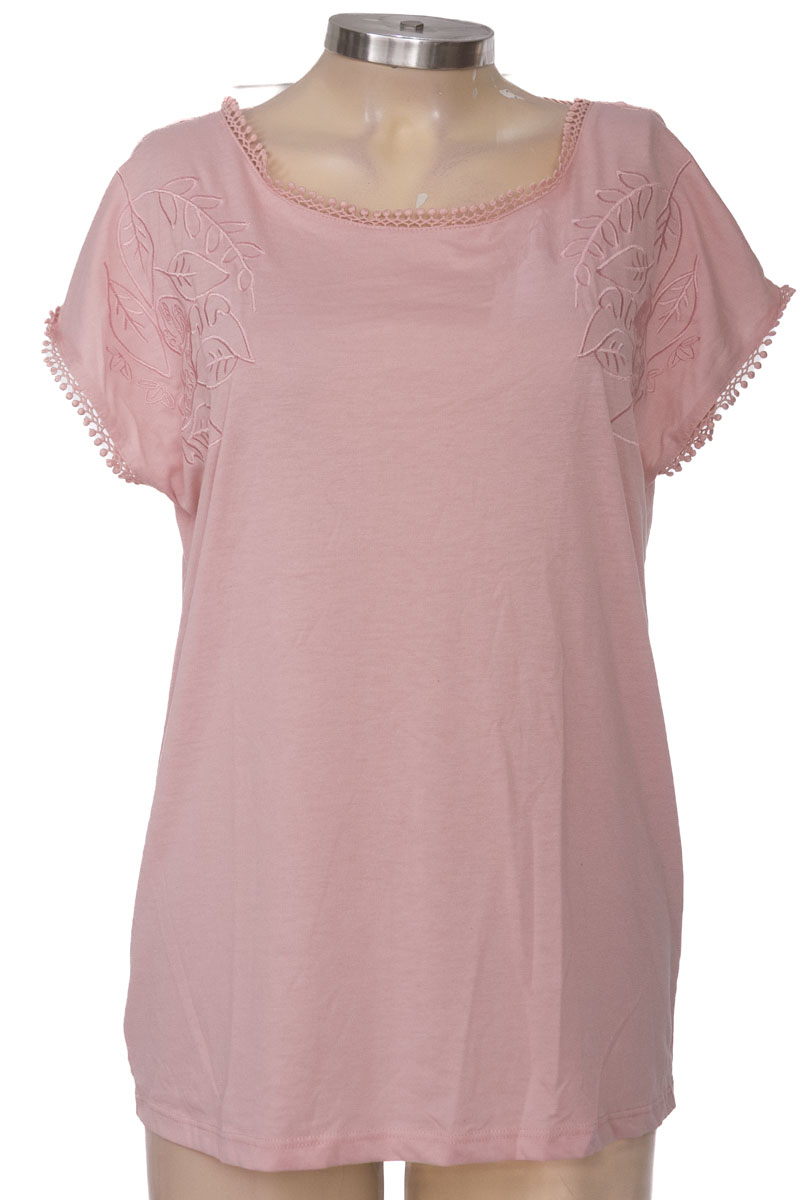 Top / Camiseta color Rosado - Arkitect