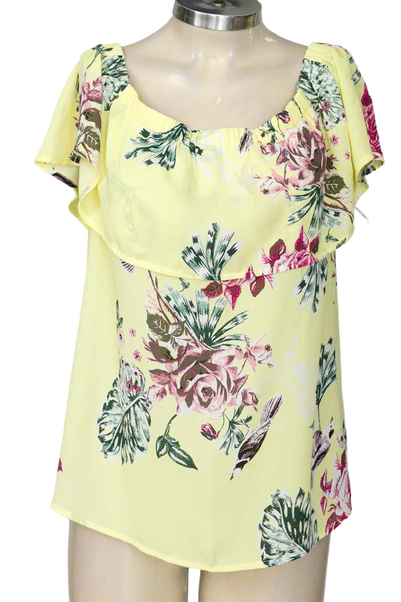 Top / Camiseta color Amarillo - VILA