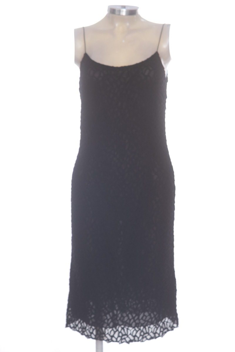 Vestido / Enterizo color Negro - Closeando
