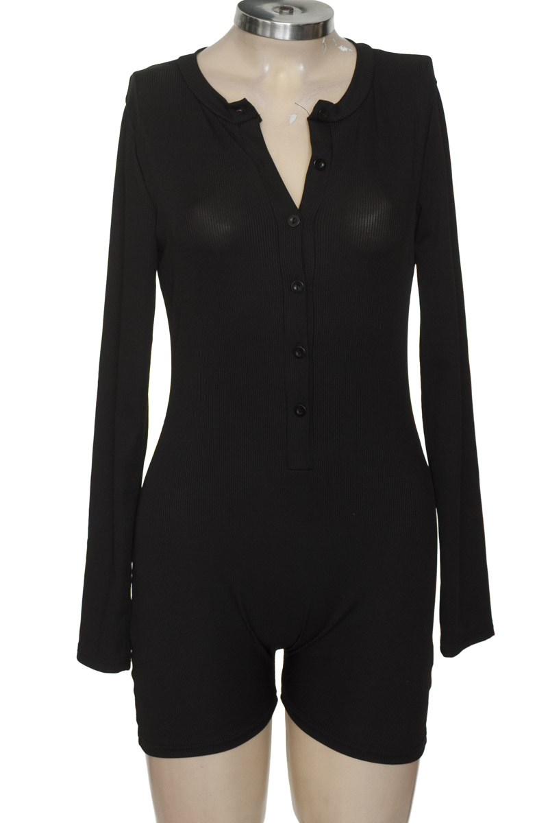 Ropa Deportiva / Salida de Baño color Negro - Closeando
