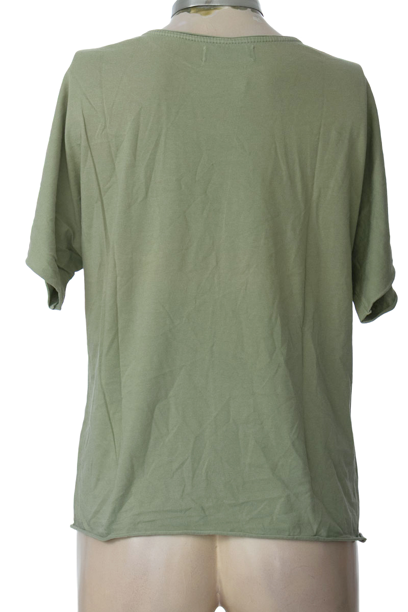 Top / Camiseta color Verde - Arkitect by María Elena Villamil