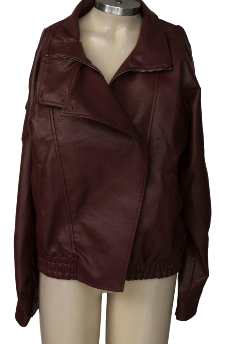 Chaqueta / Abrigo color Vinotinto - Closeando