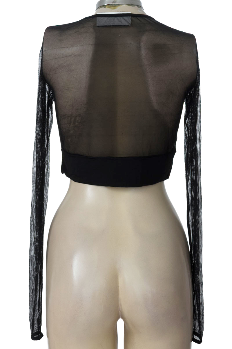 Top / Camiseta color Negro - Closeando